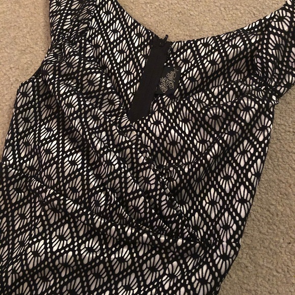 ModCloth RockSteady Sheath Dress: B&W Small - Picture 3 of 6
